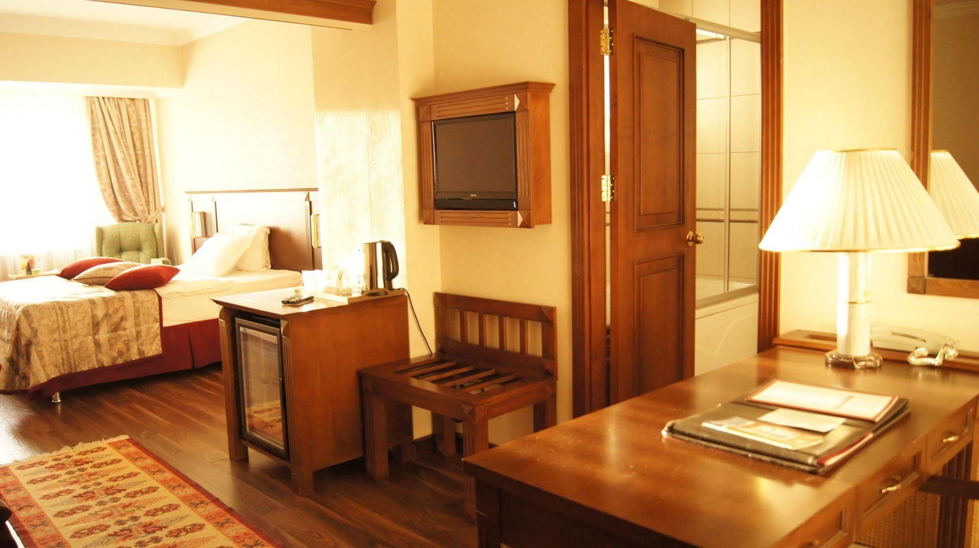 Elit Palas Hotel Ankara Extérieur photo